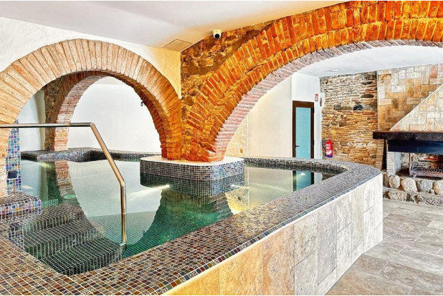 Escapada con Spa y Cena en el Hotel Boutique Comtal Empúries (Castelló d'Empúries, Girona)