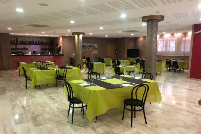 Escapada de 2 Noches con Desayuno en Hotel Fonda Neus (Sant Sadurní d'Anoia, Barcelona)