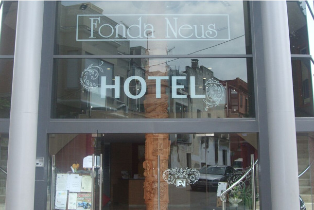 Comida o Cena para dos en Hotel Fonda Neus (Sant Sadurní d'Anoia, Barcelona)