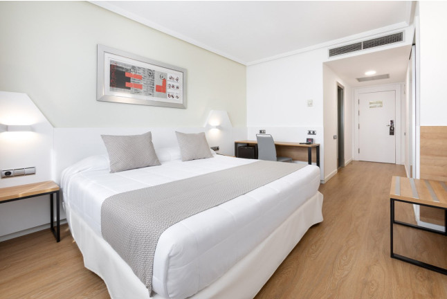 Escapada Romántica con Circuito Spa y Cena en Alexandre Hotel Frontair Congress 4* (Sant Boi, Barcelona)