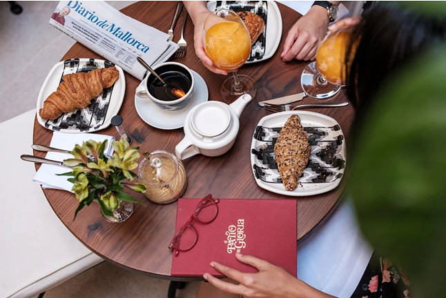 Desayuno de Lujo 5* Buffet y a la Carta con Circuito Spa y Copa de Cava para dos en Glòria de Sant Jaume 5* (Palma, Mallorca)