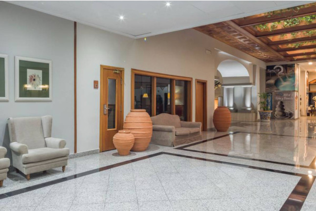 Circuito Spa y Mascarilla Profunda para dos en Hotel ILUNION Les Corts 4* - NATUR Spa (Barcelona)