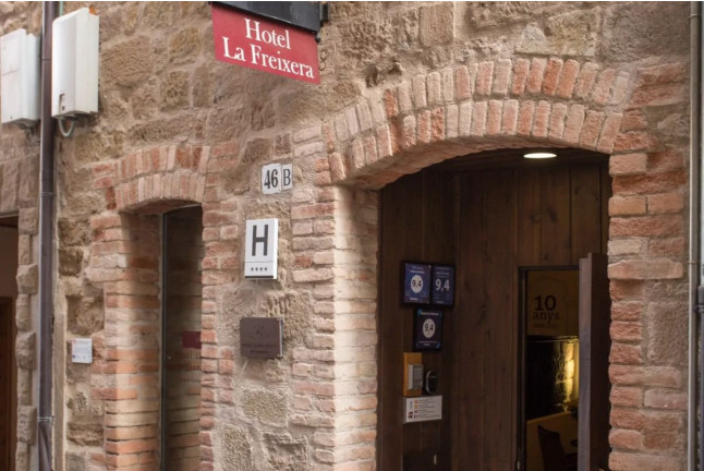 Escapada con Desayuno, Bañera y Opción a Masaje en Hotel La Freixera 4* (Solsona, Lleida)