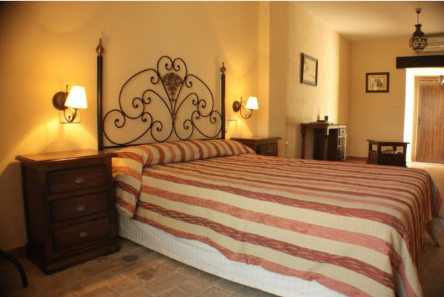 Escapada de 2 Noches con Desayuno en Hotel Rural La Posada de la Colomera (Granada)