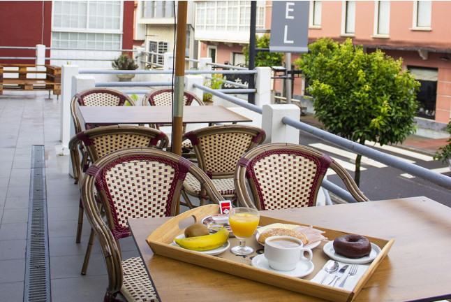 Escapada de 2 Noches con Desayuno y Opción a Habitación Superior en Hotel La Terraza (Miño, A Coruña)