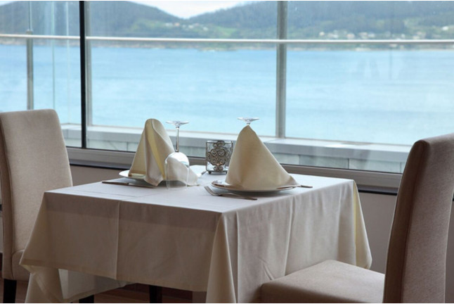 Escapada de 2 Noches con Spa y Cena en Hotel Thalasso Cantábrico Las Sirenas 4* (Viveiro, Lugo)