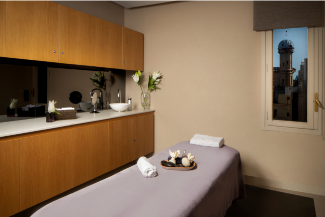 Zona Wellness con Masaje Facial en Hotel Le Méridien Barcelona 5* (Barcelona)