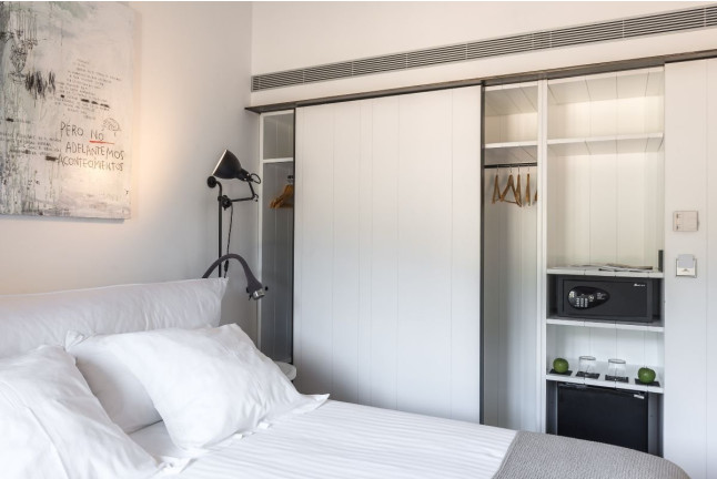 Escapada con Cena en Hotel Mas Lazuli 4* Sup (Pau, Girona)