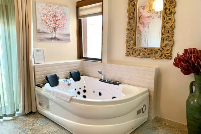 Escapada con Bañera Hidromasaje en Akla Hotel Mérida 4* (Mérida, Badajoz)