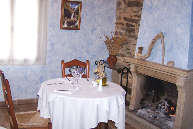 Escapada con Desayuno en Hotel Rural Mesa del Conde (San Felices de los Gallegos, Salamanca)