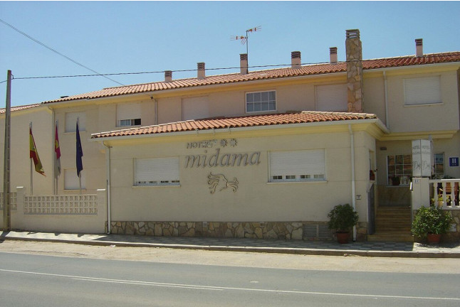 Escapada con Comida o Cena en Hotel Midama (Chillarón de Cuenca, Cuenca)