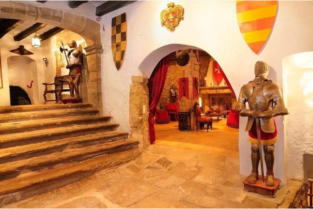 Comida o Cena para dos en Montsonís Medieval Resort (Lleida)