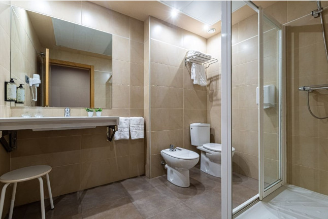 Escapada con Acceso a Zona Wellness y Desayuno en Hotel Iraipe Santuario De Arantzazu (Oñate, Guipúzcoa)