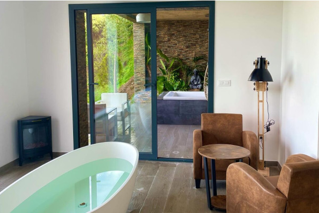 Escapada Relax con Jacuzzi en Hotel Petit Mirador 3* (Torrelles de Llobregat, Barcelona)