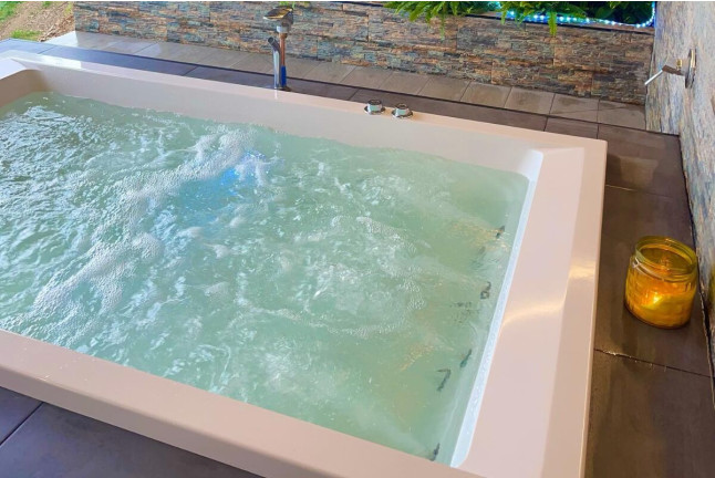 Escapada Relax con Jacuzzi en Hotel Petit Mirador 3* (Torrelles de Llobregat, Barcelona)