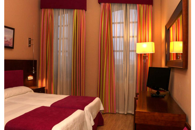 Escapada de 2 Noches con Cena en Hotel El Carmen (Puente Genil, Córdoba)