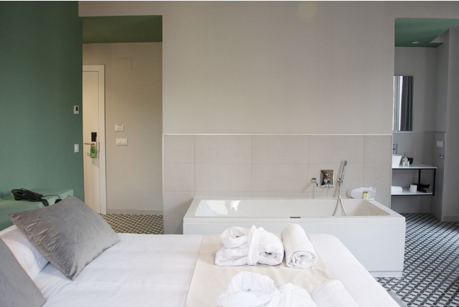 Escapada con Bañera de Hidromasaje en You&Co Hotel Quart Boutique (Valencia)