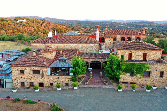 Escapada con Desayuno y Visita a Bodega en Hotel Monasterio Rocamador (Almendral, Badajoz)