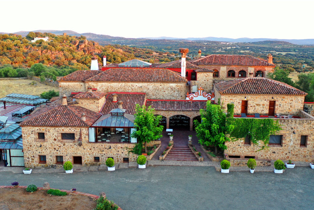 Escapada Romántica con Desayuno en Hotel Monasterio Rocamador (Almendral, Badajoz)