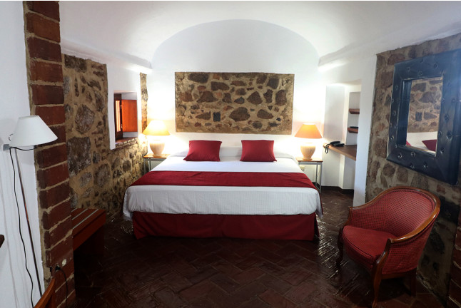 Escapada Romántica con Desayuno en Hotel Monasterio Rocamador (Almendral, Badajoz)