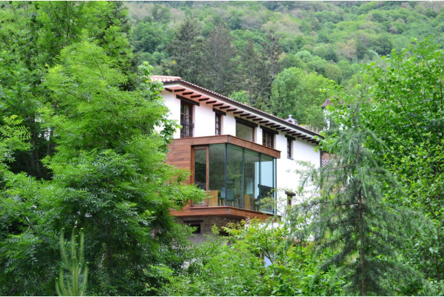 Escapada con Jacuzzi en Hotel Rural Alesga 3* (Teverga, Asturias) 