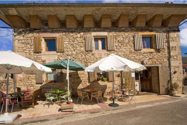Escapada con Cena en Hotel Rural Casa de las Campanas (Salinas de Pisuerga, Palencia)