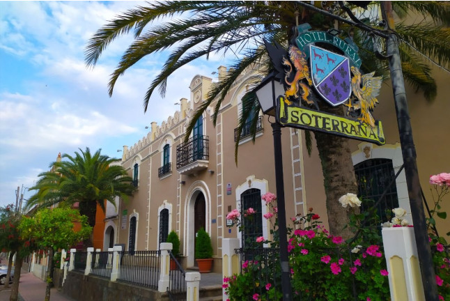 Escapada con Desayuno en Hotel Rural Soterraña (Madroñera, Cáceres)