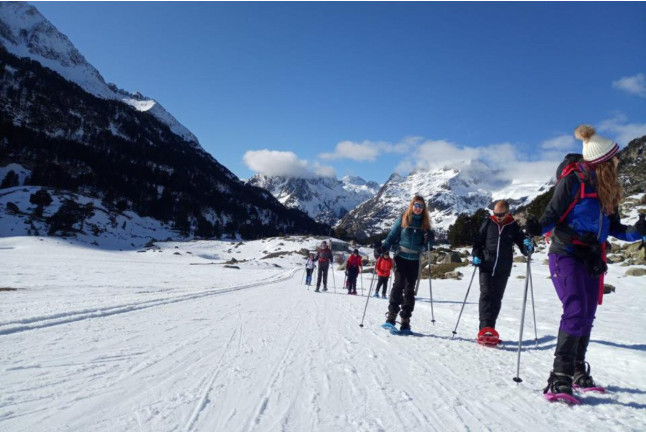 Escapada en Hotel Rural con Excursión en Raquetas de Nieve (Sierra de Gredos, Ávila)