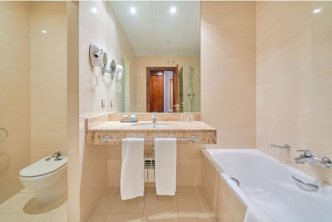 Escapada con Desayuno en Hotel Sonsoles Ávila 4* (Ávila)