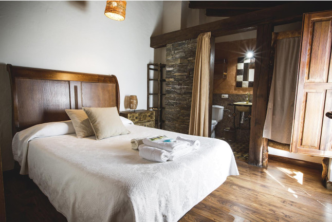 Escapada Relax con Spa Privado y Cava en Orgullo Rural Casa Rural 3* (Salamanca)