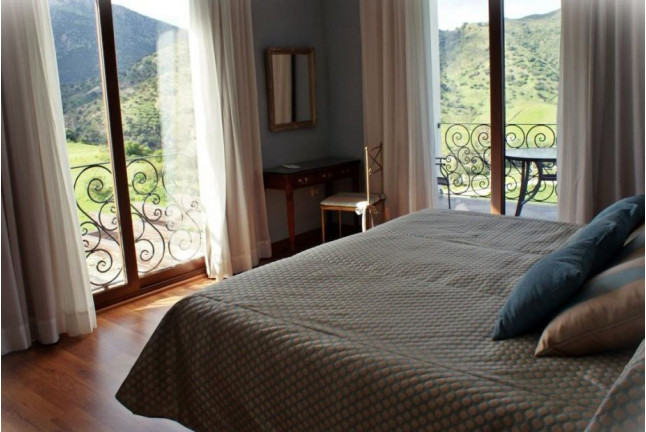 Escapada con Spa en Hotel 4* y Visita a Bodegas con Cata para dos (Málaga)