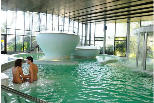 Escapada 2 noches con Circuito Spa "Aquatonic" para dos en el Hotel Termes de Montbrió 4* (Tarragona)