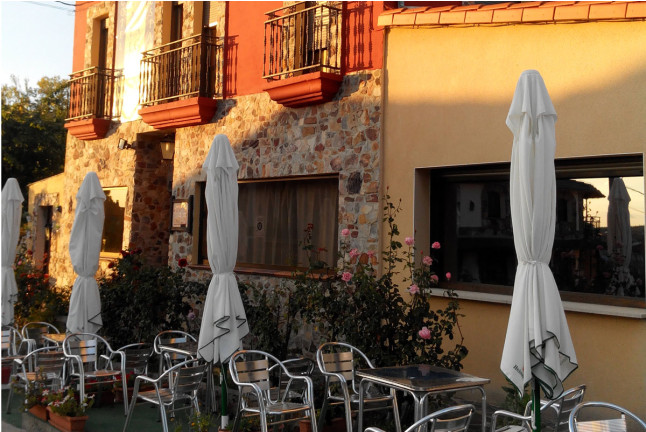 Escapada con Desayuno en Hotel Rural Valle Agadón (Monsagro, Salamanca)
