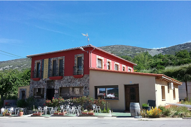 Escapada con Desayuno en Hotel Rural Valle Agadón (Monsagro, Salamanca)