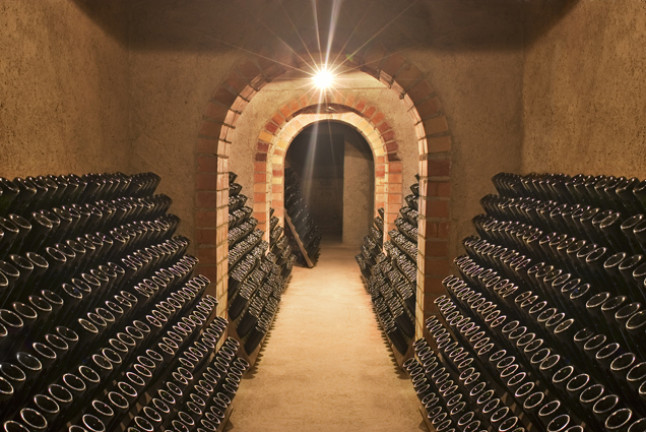 Escapada en Hotel Fonda Neus y Visita a Cavas Conde de Valicourt con Degustación y Aperitivo para dos (Sant Sadurní d'Anoia, Barcelona)