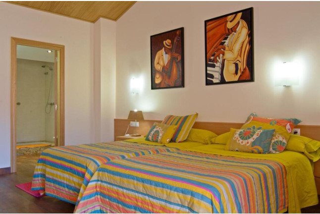 Escapada de 2 noches con Cena en Hotel Pinxo 3* y Acceso al Spa MAGMA Centre Lúdic (Santa Coloma de Farners, Girona)
