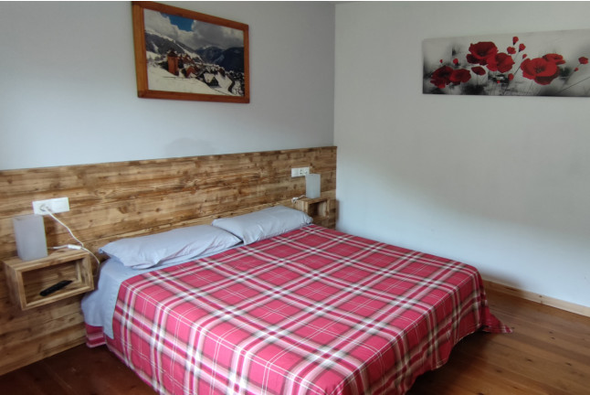 Escapada de 2 Noches con Desayuno en Hotelet de Betlan (Betlan, Lleida)