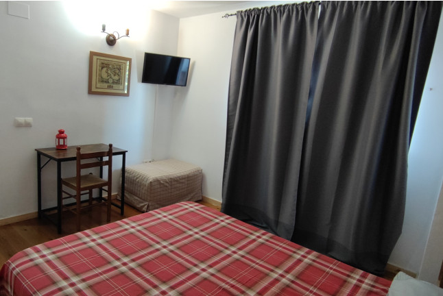 Escapada de 2 Noches con Desayuno en Hotelet de Betlan (Betlan, Lleida)