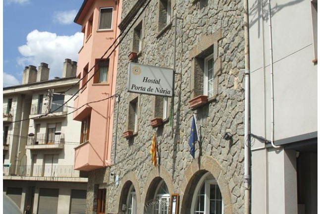 Escapada con Cena en Hostal Porta de Núria (Ribes de Freser, Girona)
