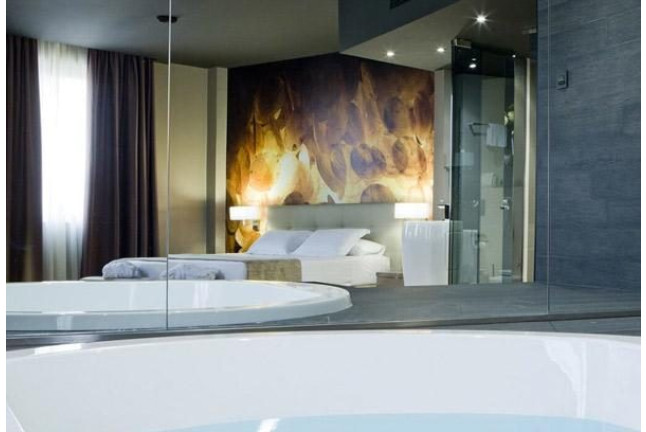 Escapada Romántica en Hotel Ciutat de Tarragona 4* con Jacuzzi en la Habitación (Tarragona)