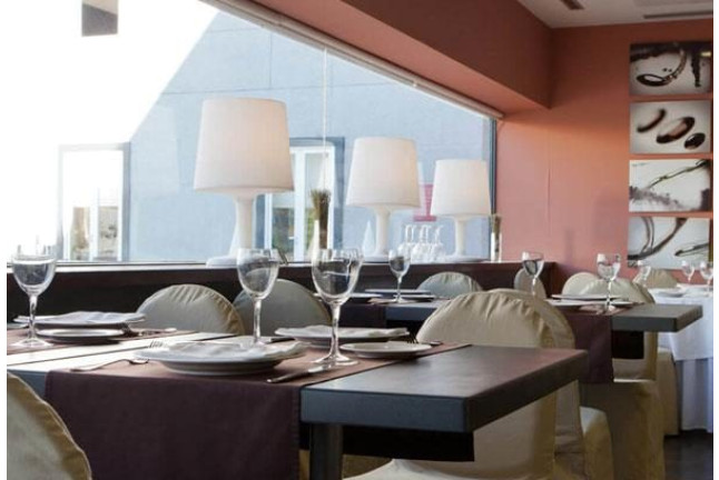 Escapada en Hotel Vértice Aljarafe 4* y Entrada a Isla Mágica y Agua Mágica (Sevilla)
