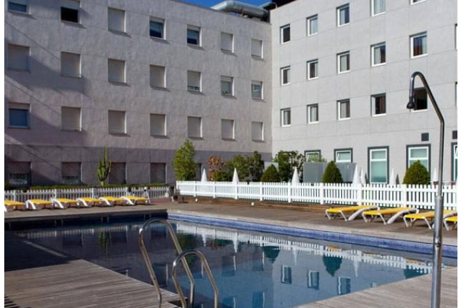 Escapada en Hotel Vértice Aljarafe 4* y Entrada a Isla Mágica y Agua Mágica (Sevilla)