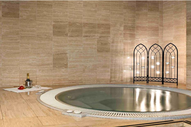 Jacuzzi y Piscina Climatizada con Opción de Masaje y/o Sauna para dos en Spa Ilunion Islantilla (Islantilla, Huelva)