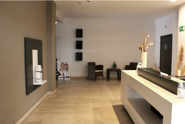 Jacuzzi y Piscina Climatizada con Opción de Masaje y/o Sauna para dos en Spa Ilunion Islantilla (Islantilla, Huelva)
