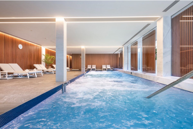 Circuito Spa y Comida o Cena para dos en Hotel Marina Badalona 4* (Badalona, Barcelona)