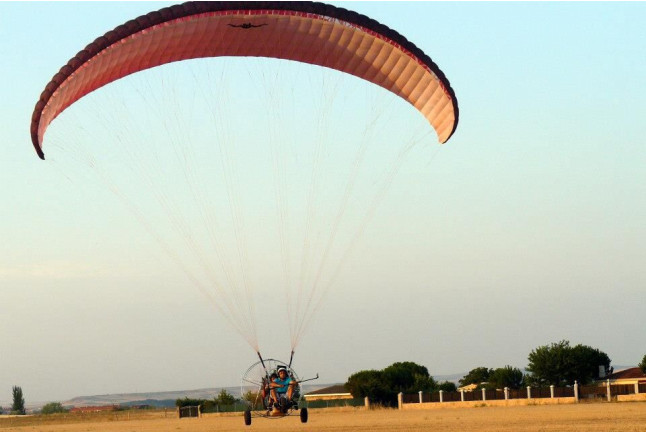 Vuelo en Parapente o Paratrike (Salamanca)