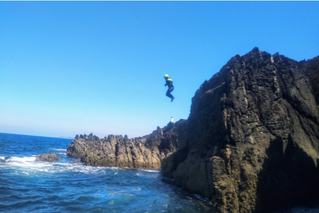 Coasteering en Costa da Vela, Cabo Home (O Hío, Pontevedra)