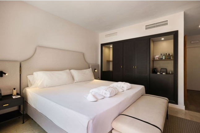 Escapada con Desayuno en Inmood San Roque 4* (San Roque, Cádiz) - D-J