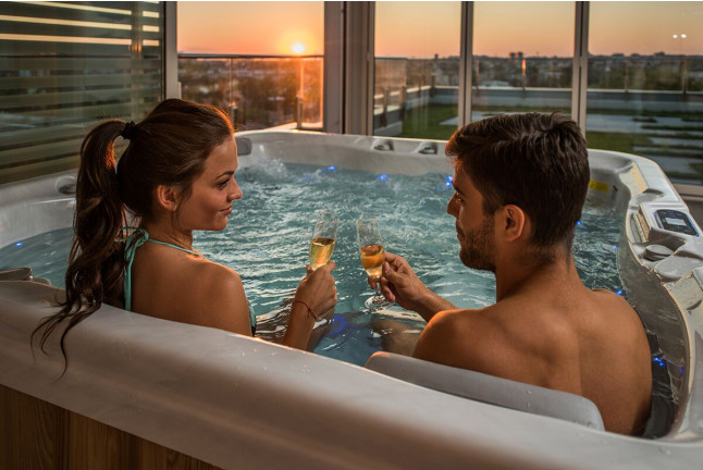 Aquae Private Experience: Jacuzzi Privado con Cava y Masaje para dos en RVHotels Spa Vila de Caldes 4* (Caldes de Montbui, Barcelona)