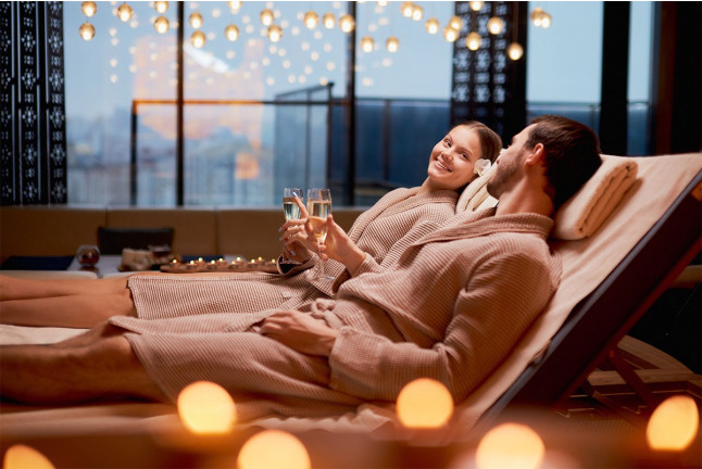 Spa Privado con Jacuzzi, Champán y Delicias para dos en Bulle d'Eden (Bayona, Francia)